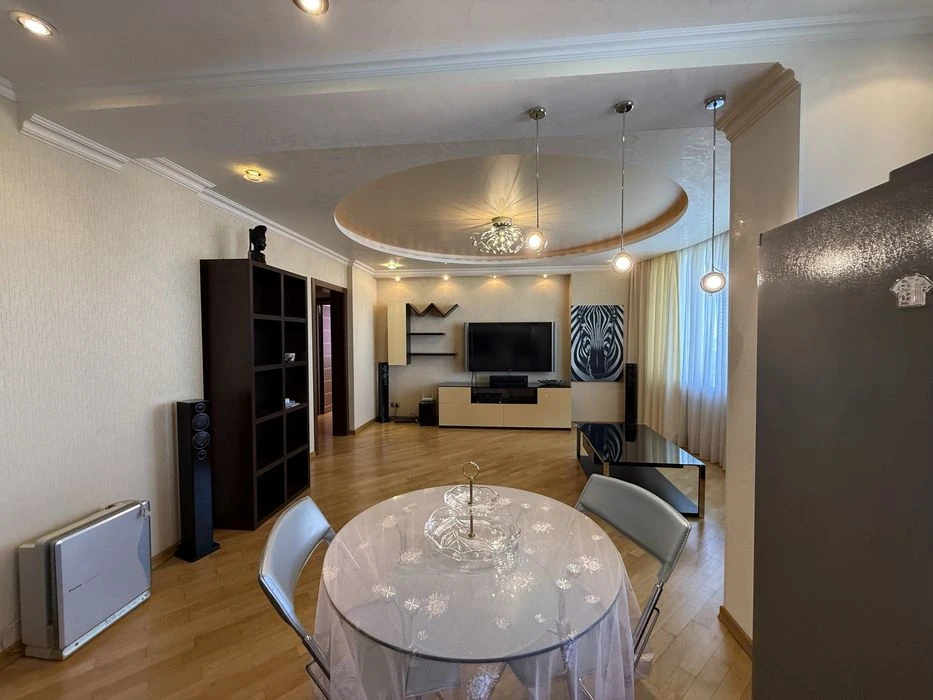 Продаж 3-кімнатної  біля МЕТРО Житомирська
