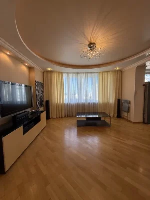 Продаж 3-кімнатної  біля МЕТРО Житомирська