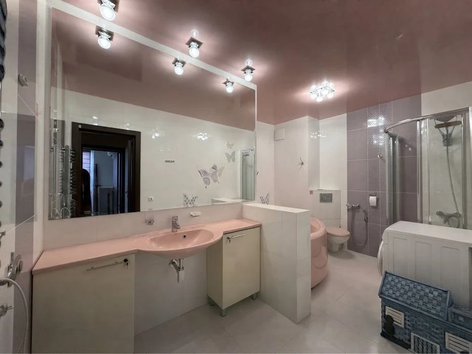 Продаж 3-кімнатної  біля МЕТРО Житомирська