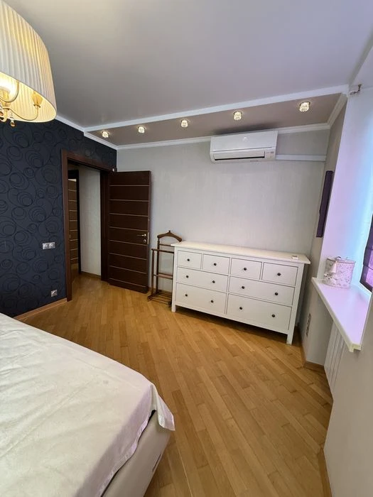 Продаж 3-кімнатної  біля МЕТРО Житомирська