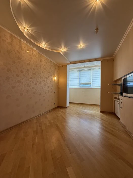 Продаж 3-кімнатної  біля МЕТРО Житомирська