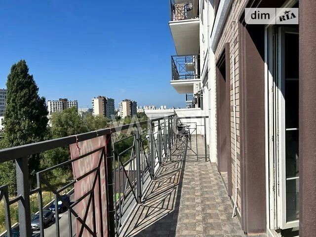 Продаж 1к квартири 51.7 кв. м на вул. Михайла Максимовича 28