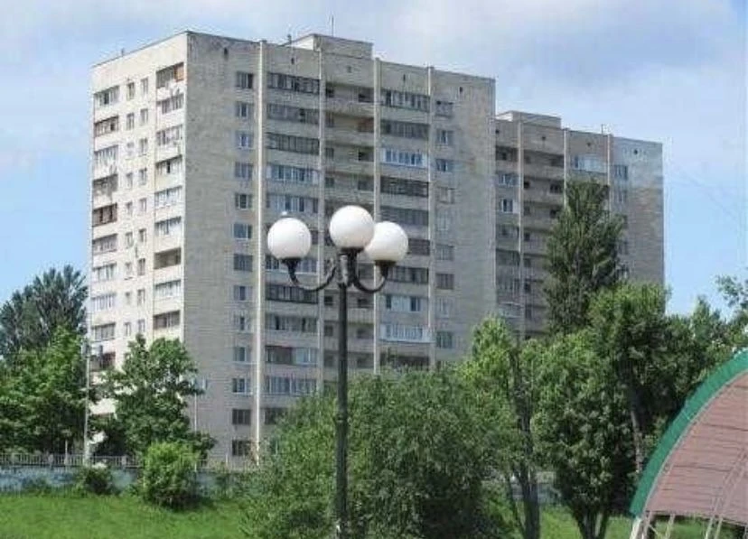 Метро Берестейська парк Орлчтко