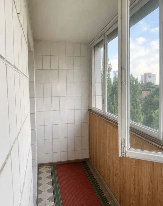 Метро Берестейська парк Орлчтко