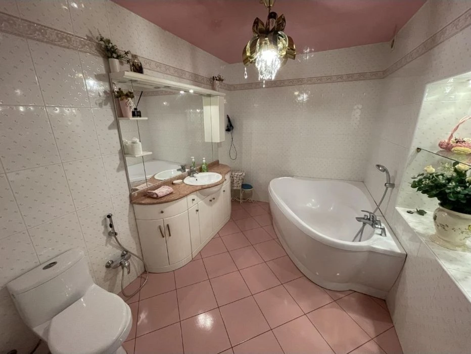 House for sale on the 9th st. Fontana, 6 sot, Rakushniak!