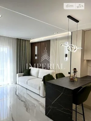 Продаж 1к квартири 41 кв. м на вул. Михайла Максимовича 28Е