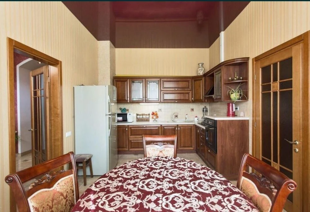 House for sale on the 9th st. Fontana, 6 sot, Rakushniak!