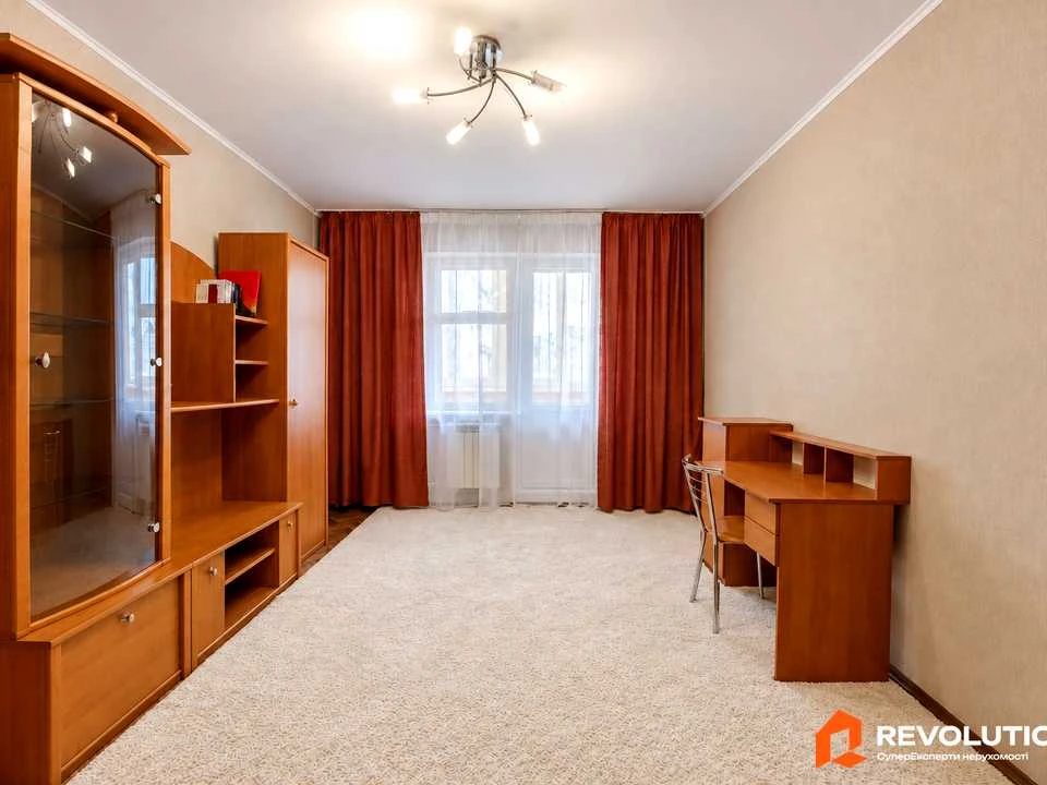 Квартира. Київ, Тростянецька вул.