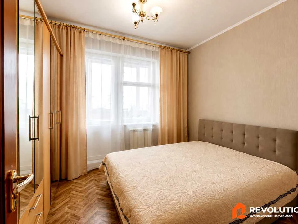 Квартира. Київ, Тростянецька вул.