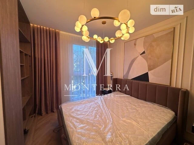 Продаж 1к квартири 41.5 кв. м на вул. Андрія Верхогляда 30 •