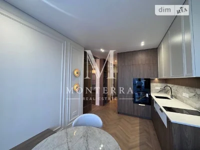 Продаж 1к квартири 41.5 кв. м на вул. Андрія Верхогляда 30 •