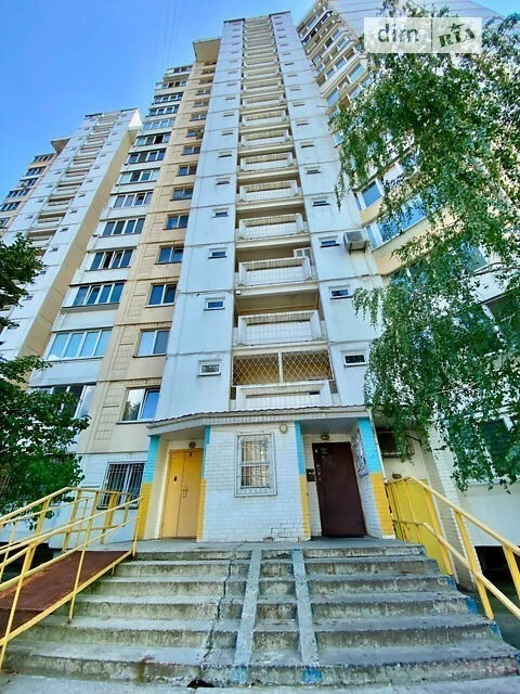 Sale of 2-room apartment 72.2 sq. m. on Mykoly Lavrukhina St. 5 • I