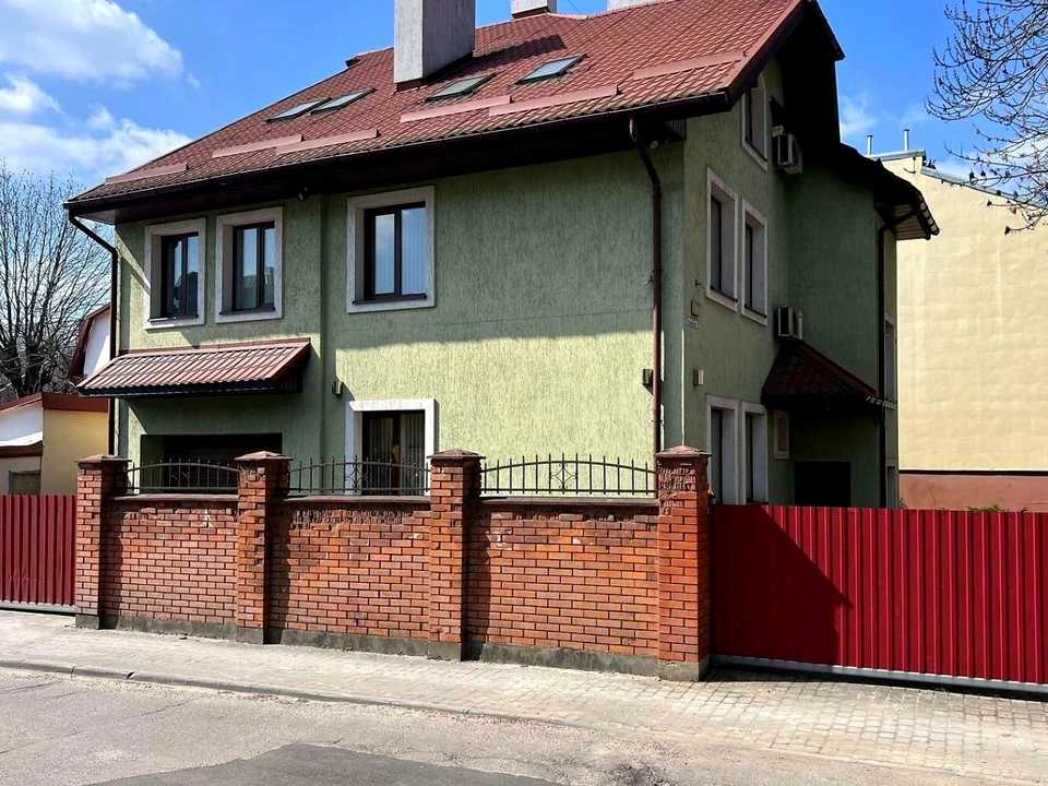 Будинок. Львів, Братів Дужих вул. (Володимира Комарова)