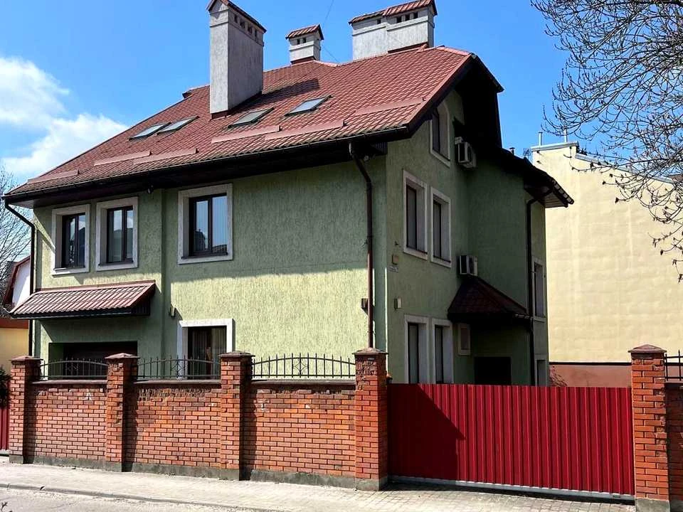 Будинок. Львів, Братів Дужих вул. (Володимира Комарова)