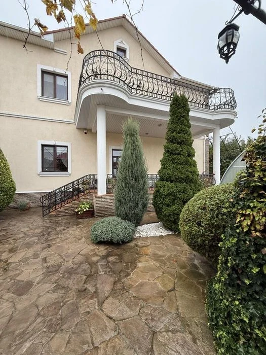 NICE house for sale in Sauvignon
