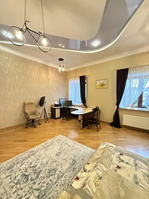 Продажа ДОБРОТНОГО дома в Совиньоне