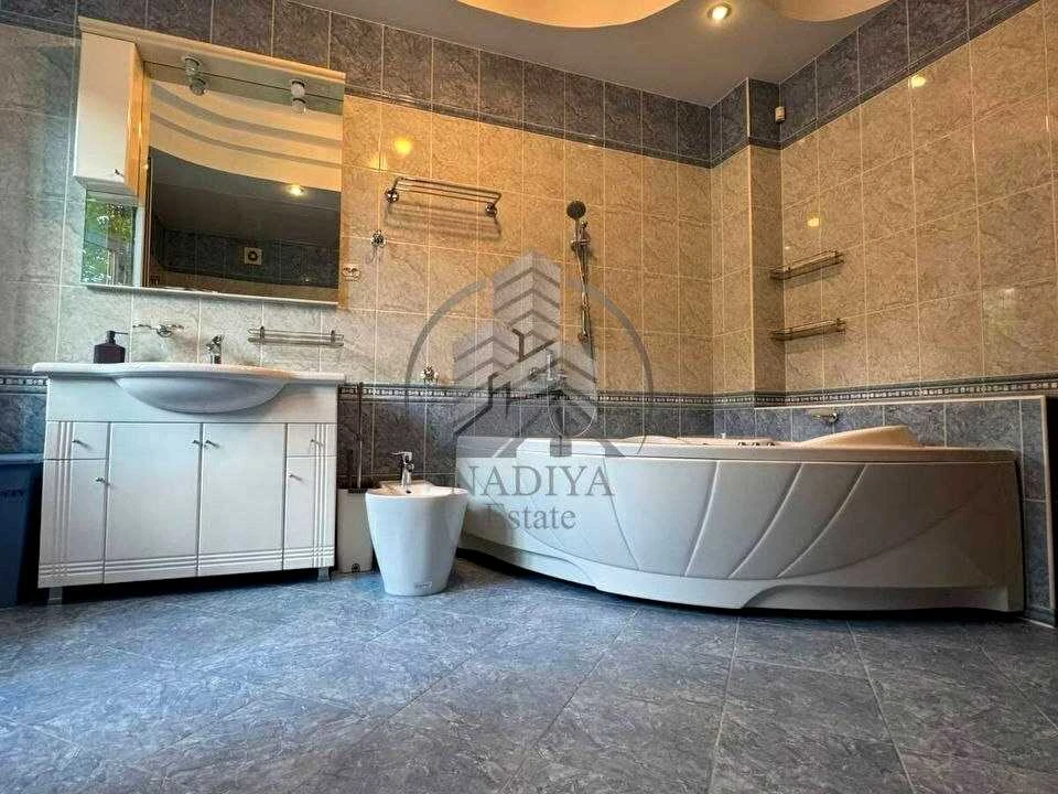 Квартира. Львів, Михайла Драгоманова вул.