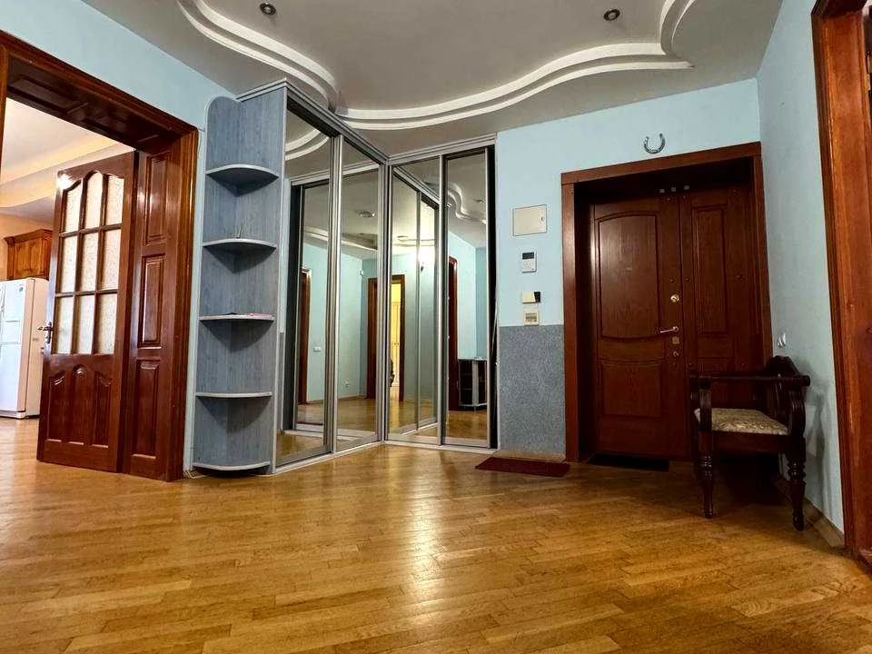 Квартира. Львів, Михайла Драгоманова вул.