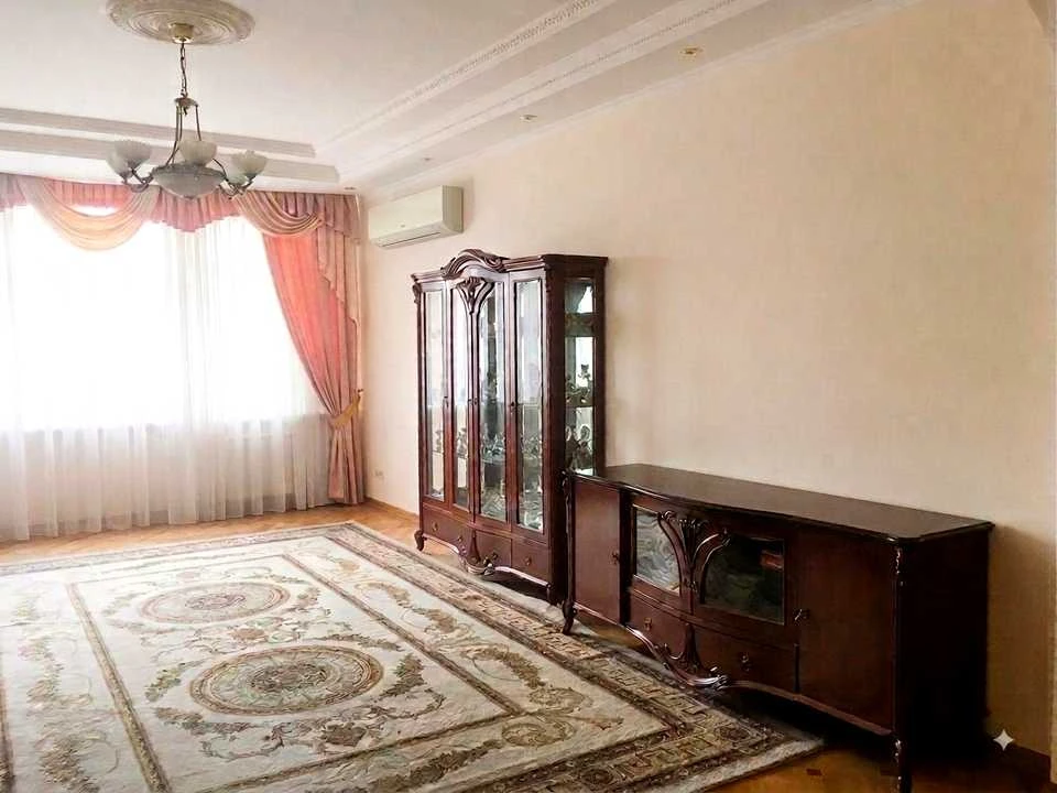 Квартира. Киев, Леси Украинки бул.