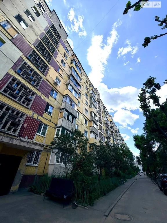 Продаж Квартира Титова