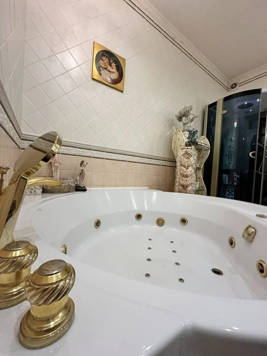 Французский бульвар, Каркашадзе. 4 комнаты, Паркинг.