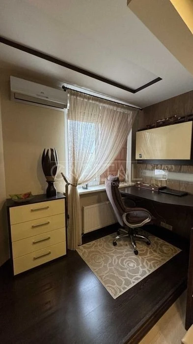 2-room apartment for sale 79 m2, Stepana Rudnytskoho St.