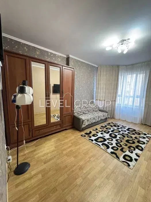 Three-room apartment in Poznyaki Myshugy 2