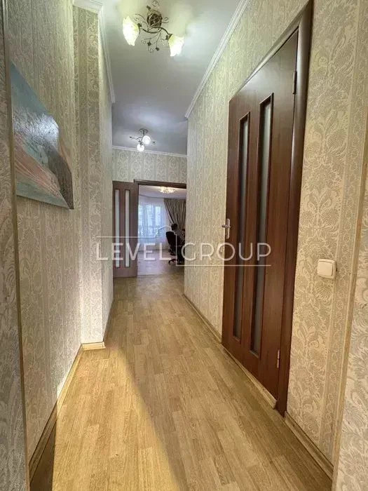 Three-room apartment in Poznyaki Myshugy 2