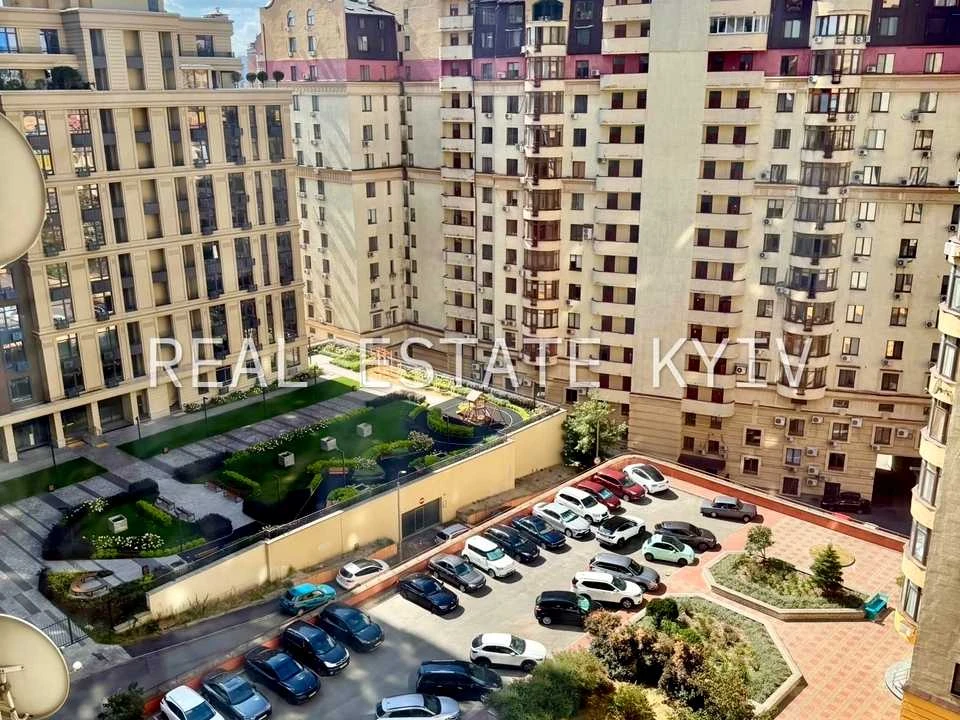 Квартира. Київ, Дмитрівська вул.