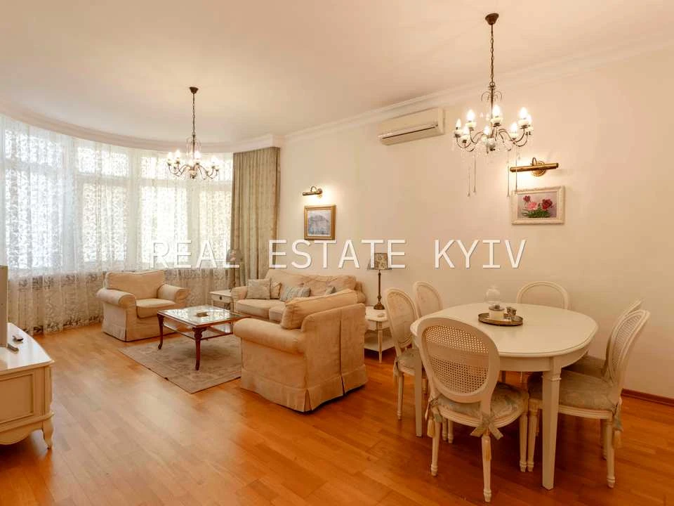 Квартира. Київ, Дмитрівська вул.
