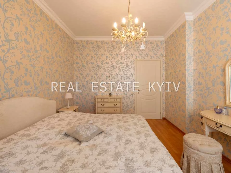 Квартира. Київ, Дмитрівська вул.