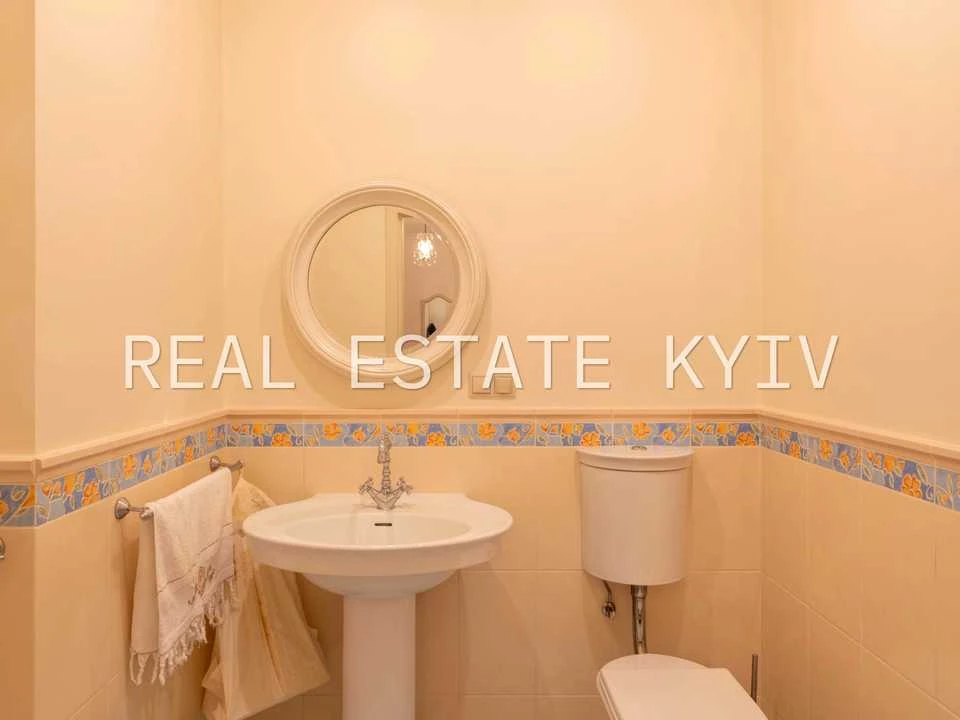 Квартира. Київ, Дмитрівська вул.