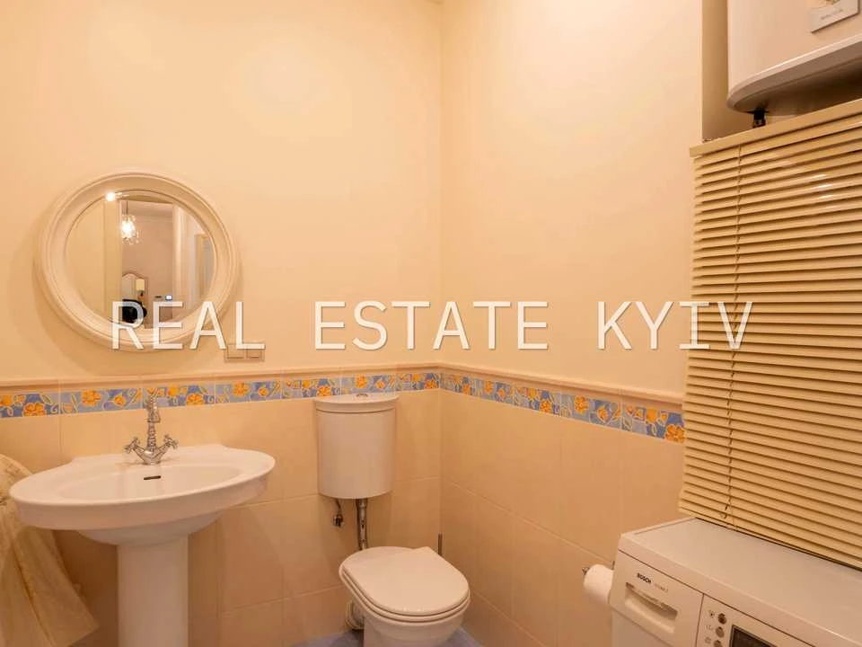 Квартира. Київ, Дмитрівська вул.