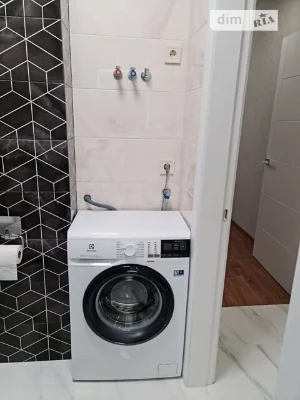 Довготривала оренда 1к квартири на вул. Петропавлівська 40 •