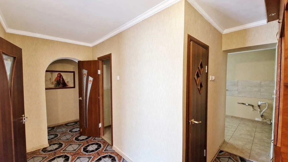 простора 3к квартира 72 кв. м без меблів, Лабораторна, 26-А/