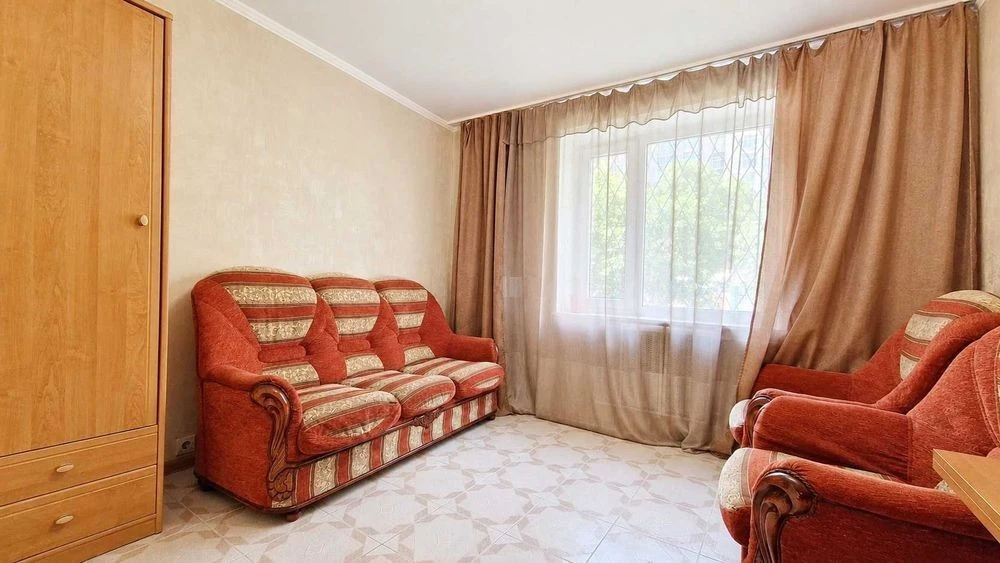 простора 3к квартира 72 кв. м без меблів, Лабораторна, 26-А/