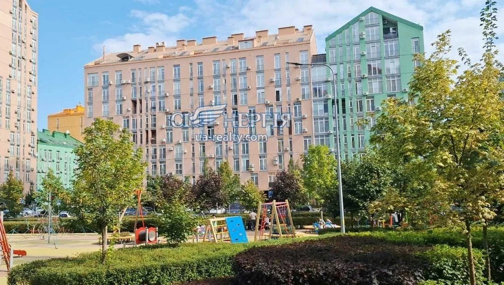 1-кім Соборності, 17 Комфорт Таун