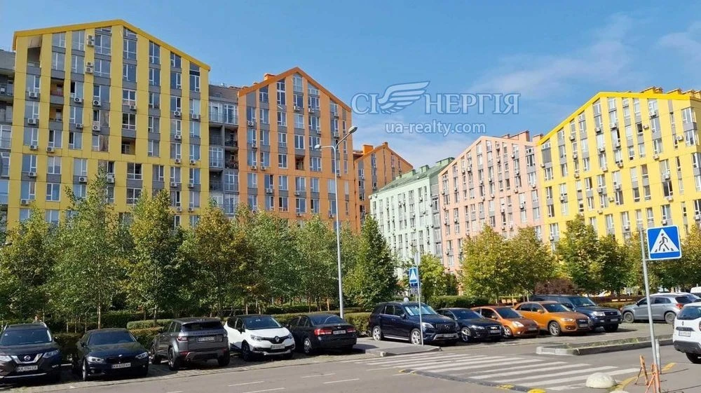 1-кім Соборності, 17 Комфорт Таун