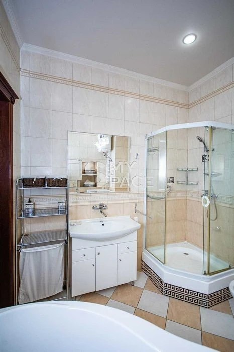 Золоті Ворота 4к вул. Золотоворітська 2а Центр Рейтарська Во