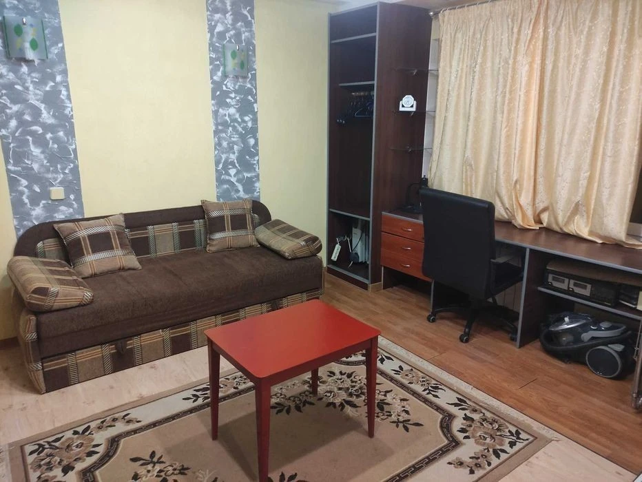 Галагани (метро Нивки - Святошин - 500 м. ), Чистяківська 11