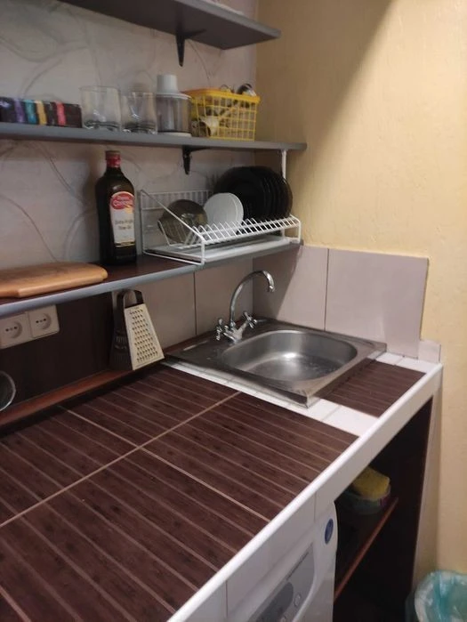 Галагани (метро Нивки - Святошин - 500 м. ), Чистяківська 11