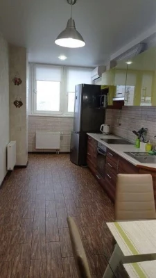 Здається в оренду 1-кімнатна квартира, вул. Драгоманова, 2-Б