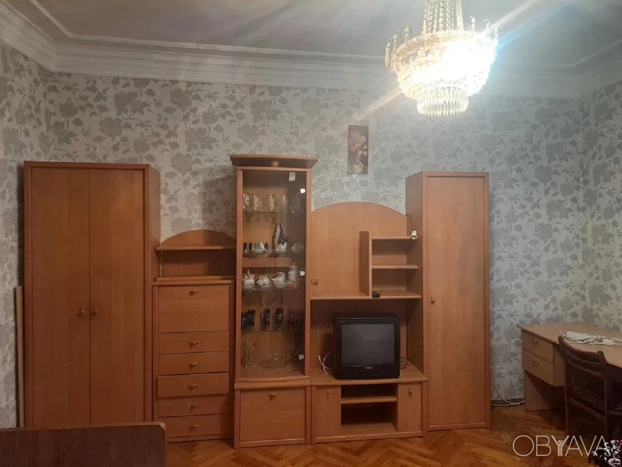1 кімнатна в приватн. секторі. Тільки для 1 -ї жінки. Виногр