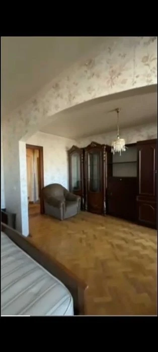 м. Чернігівська 15хв 3к 84квм Flat for rent in Kiev