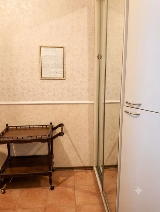 Здам трикімнатну квартиру Золоті Ворота центр оренда бомбосх