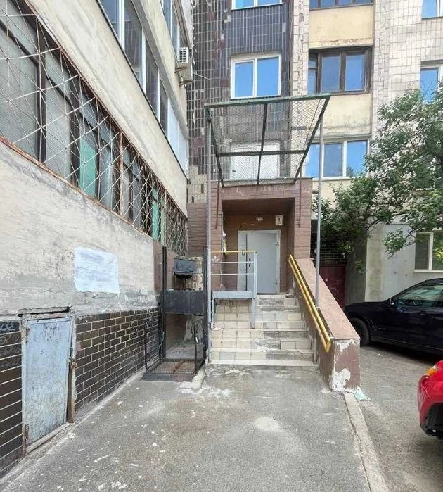 Оренда 2-кімнатної квартири, вул. Солом'янська, 16Б