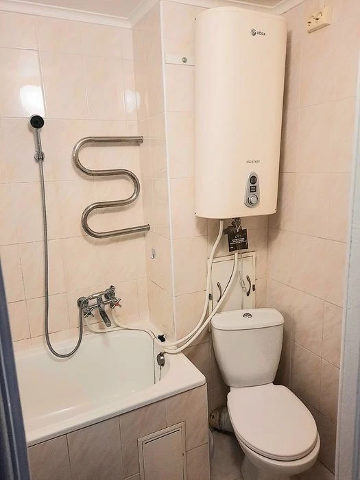 2-кімнатна. Дарницький р-н. вул. Малишка 25