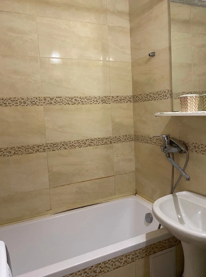 Оренда 3-кімнатної квартири 73 м², Миколи Бажана просп., 7