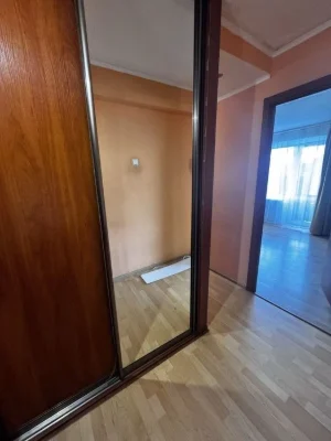 Сдам 2 комн квартиру на Науки, 13