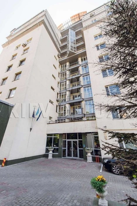 Квартира в клубному будинку по вул. Франка 24А, р-н Золоті В